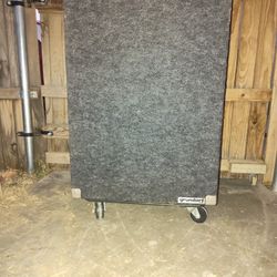 $100.00  GRUNDORF  CARPETED ROLLING RACK MOUNT CASE