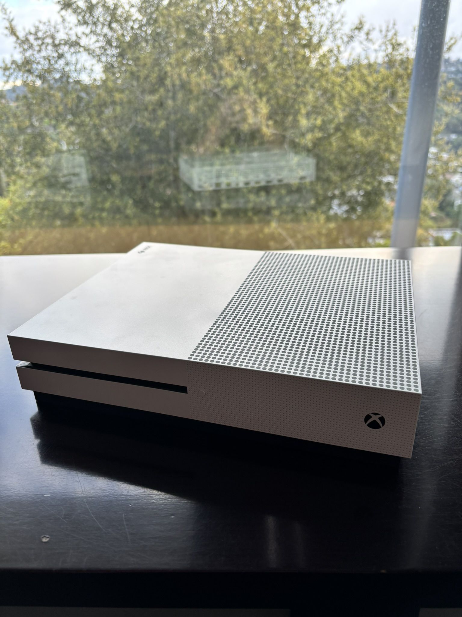 Xbox One S With Controller