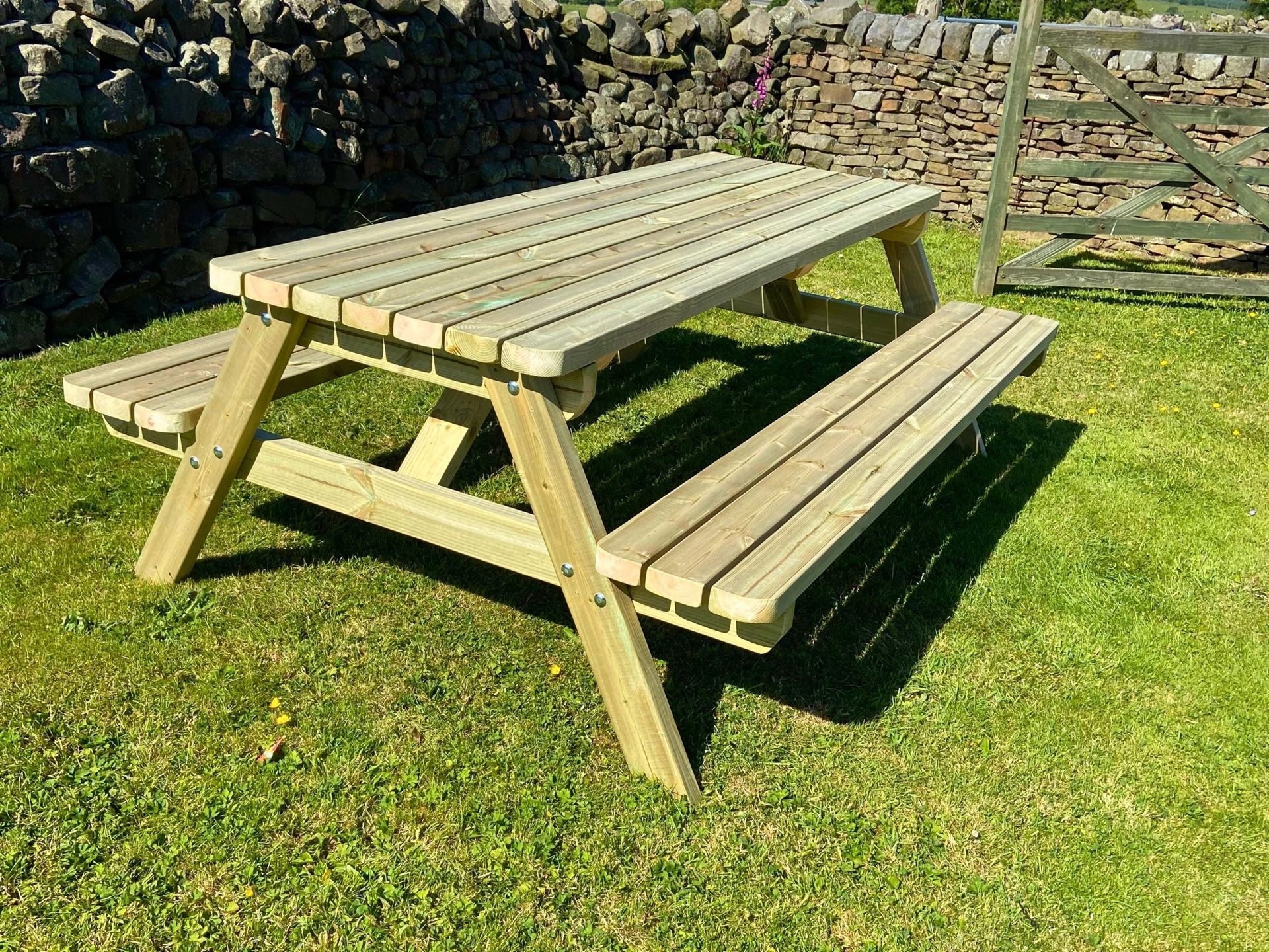 Picnic Table 
