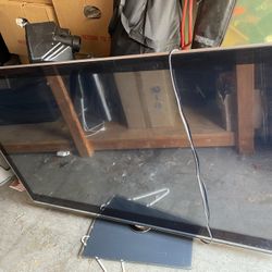 60 inch flatscreen TV sharp liquid crystal TV