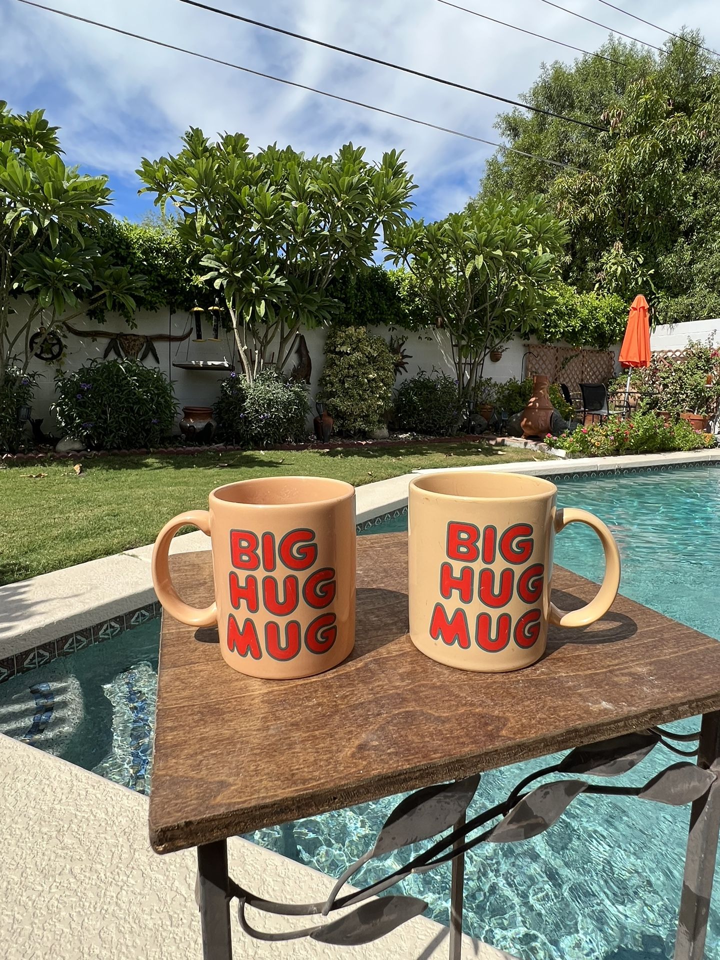 2 Vintage Big Hug Mug’s, As Seen On True Detective