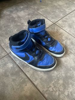 Boys Nike High-Top Sneakers Blue and Black