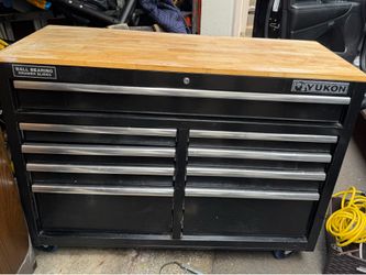 Tool box rolling ,locking  9 drawer Yukon tool box