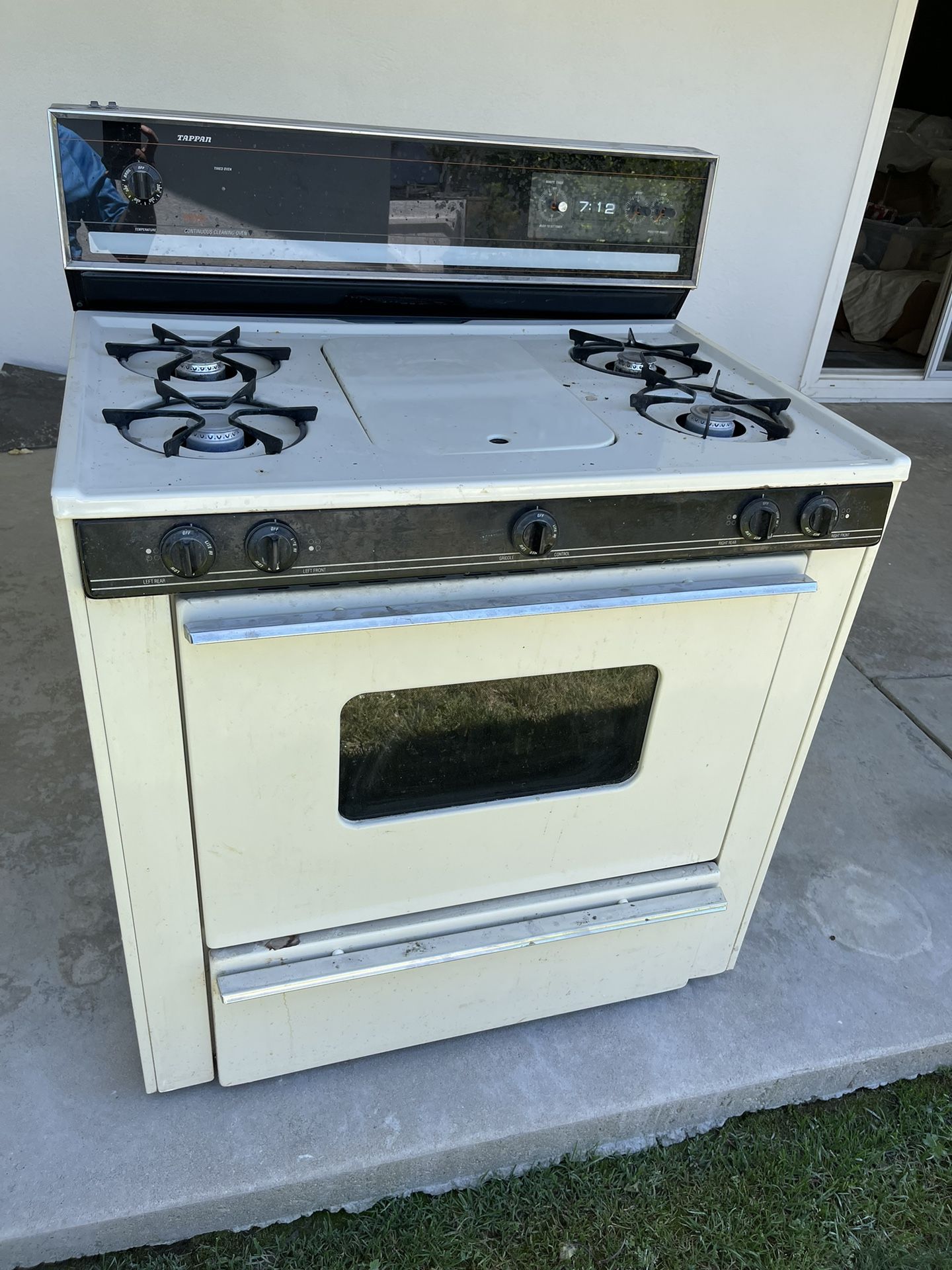 Vintage Tappan Gas Stove With Griddle