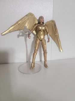 Wonder Woman Golden Armor Figure