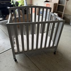 Folding Crib