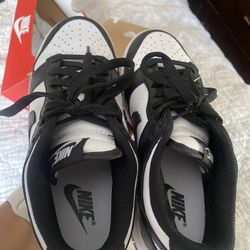 Women Nike Shoe Size 6.5