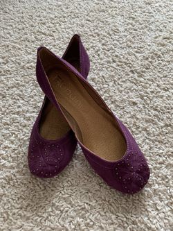 Women’s heel shoes size 6