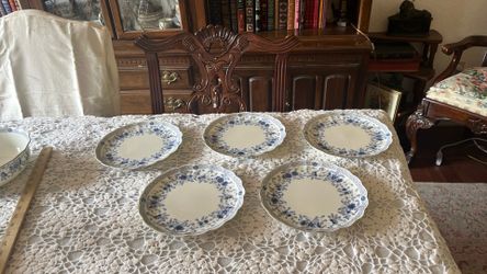 Narumi " Milano " set of five bone china plates