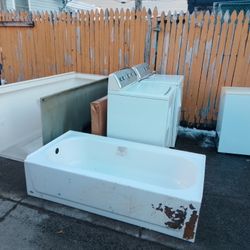 Working and Free Washing Machine, Dryer, Refrigerator, Shower Room New, Bathtub New