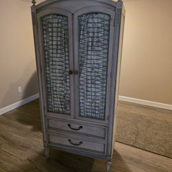French Country Vintage Armoire – Elegant Storage Cabinet ✨