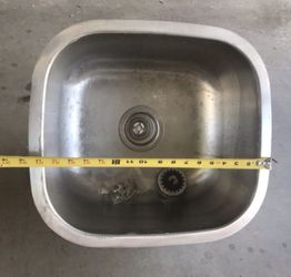 Wet bar sink
