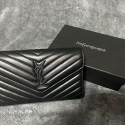 Yves Saint Laurent Purse 