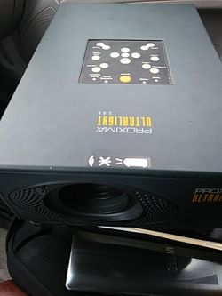 Proxima ultralight projector