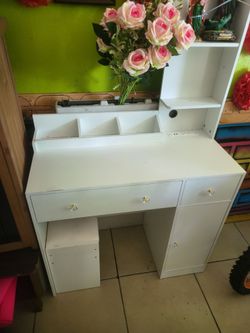 Small vanity table