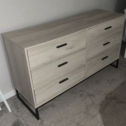 Modern 6 Drawer Dresser 