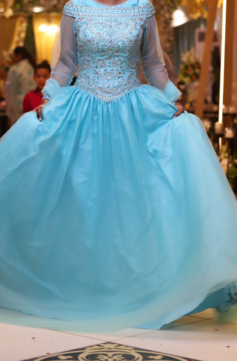 Quinceneara/ Wedding/ bridal Shower/ Wedding/ Prom Ball Gown