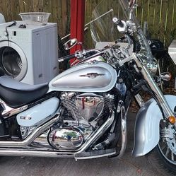 2013 SUZUKI BOULEVARD C50