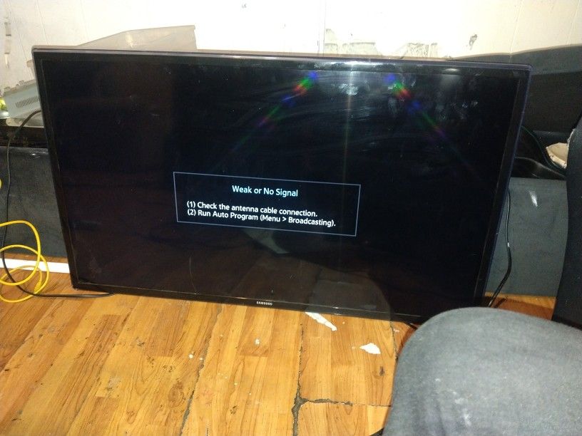 Samsung Smart TV 40 Inchwith Remote