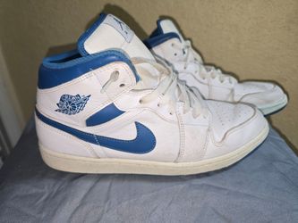 Nike Air Jordan 1 Mid SE "Industrial Blue" sneakers in white