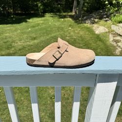 Sonoma “Good for Life” tan clogs Men’s size 9