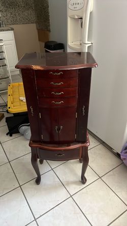 Jewelry cabinet