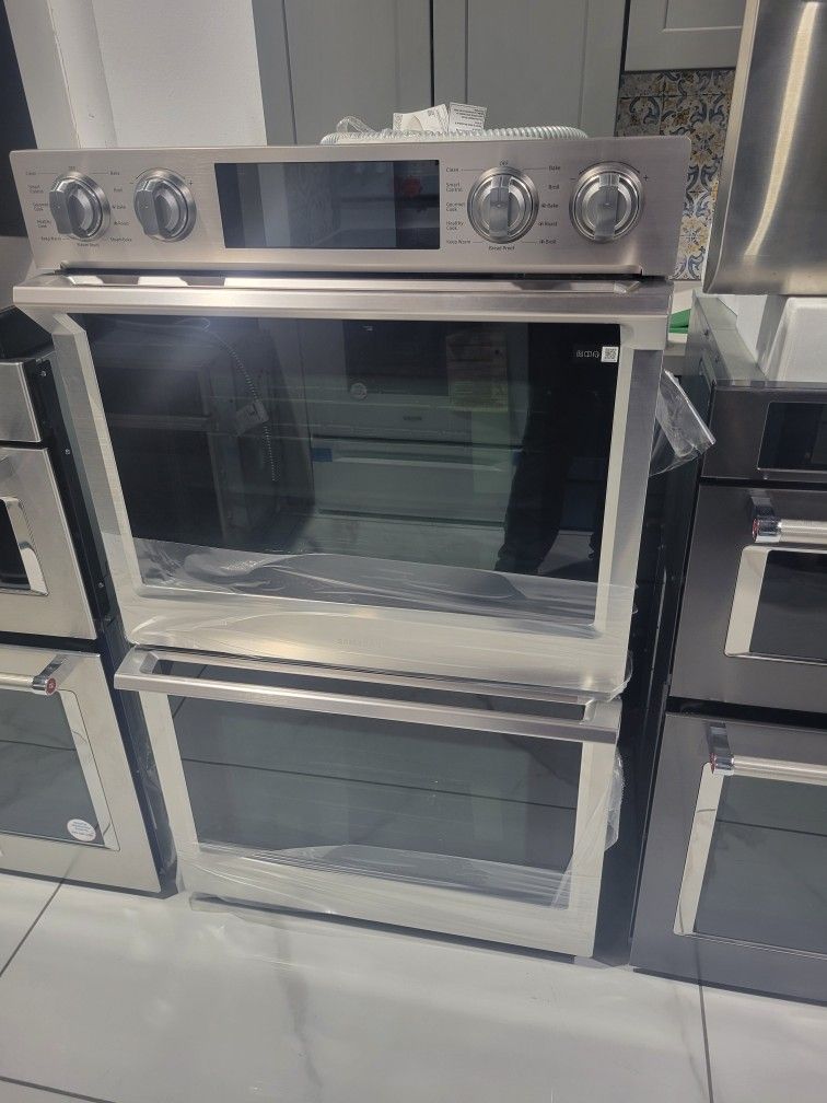 New SAMSUNG 30" FLEX DUO DOULE WALL OVEN IN STAINLESS