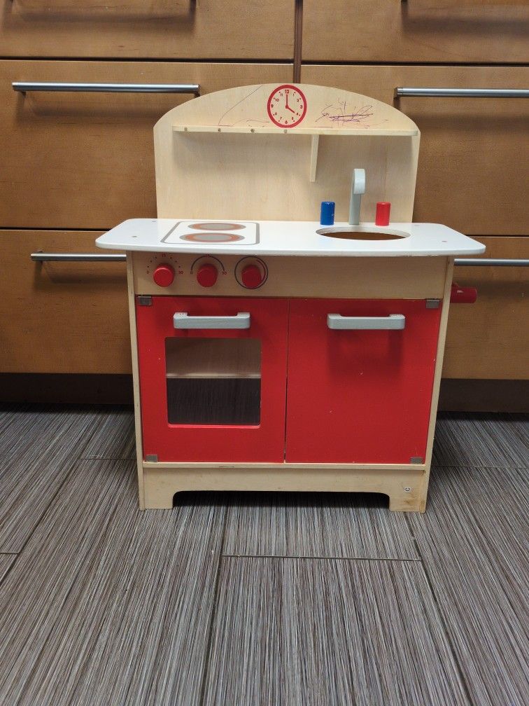 FREE: TOY KITCHEN
