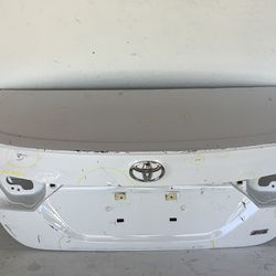 2018 2024 Toyota Camry trunk (8)