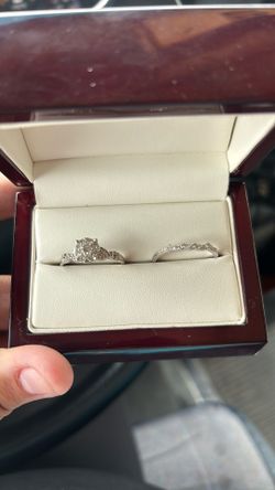 Engagement Ring & wedding band set Size 10