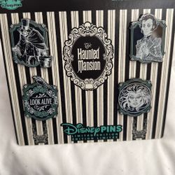 Haunted mansion, 4 piece, limited edition pin set New 