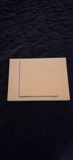 Apple macbook air 2026 w m5 chip, brand new!