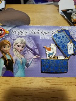 Happy holidays disney pin