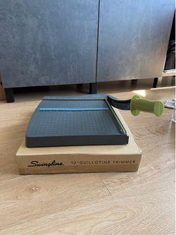 Paper Cutter / Guillotine Trimmer - 12”
