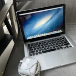 Apple Mac Book 13 