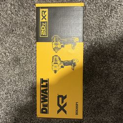 DEWALT DRILL