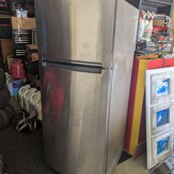 Whirlpool Refrigerator 