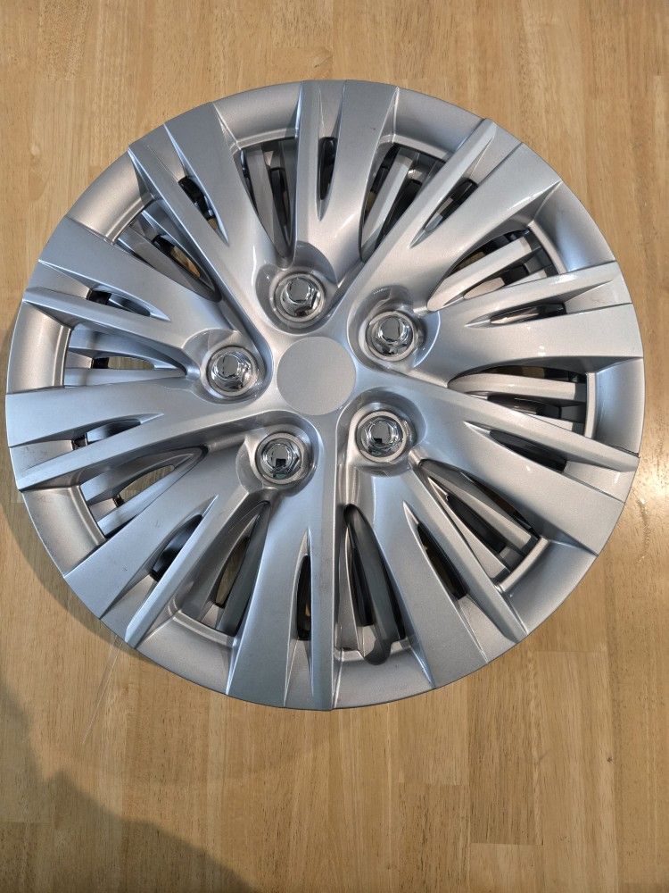 15" Plastic Hubcaps