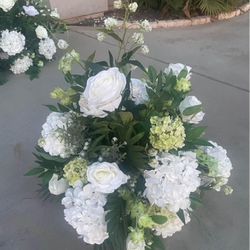 White Floral Centerpieces 