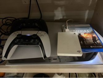 PLAYSTATION 5 Disc Edition 825Gb Bundle 2 controllers, MIC, 2TB external HDD, Battlefield 6. CLEAN