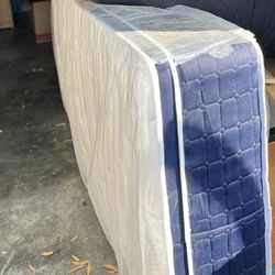 Like New Twin Mattress 