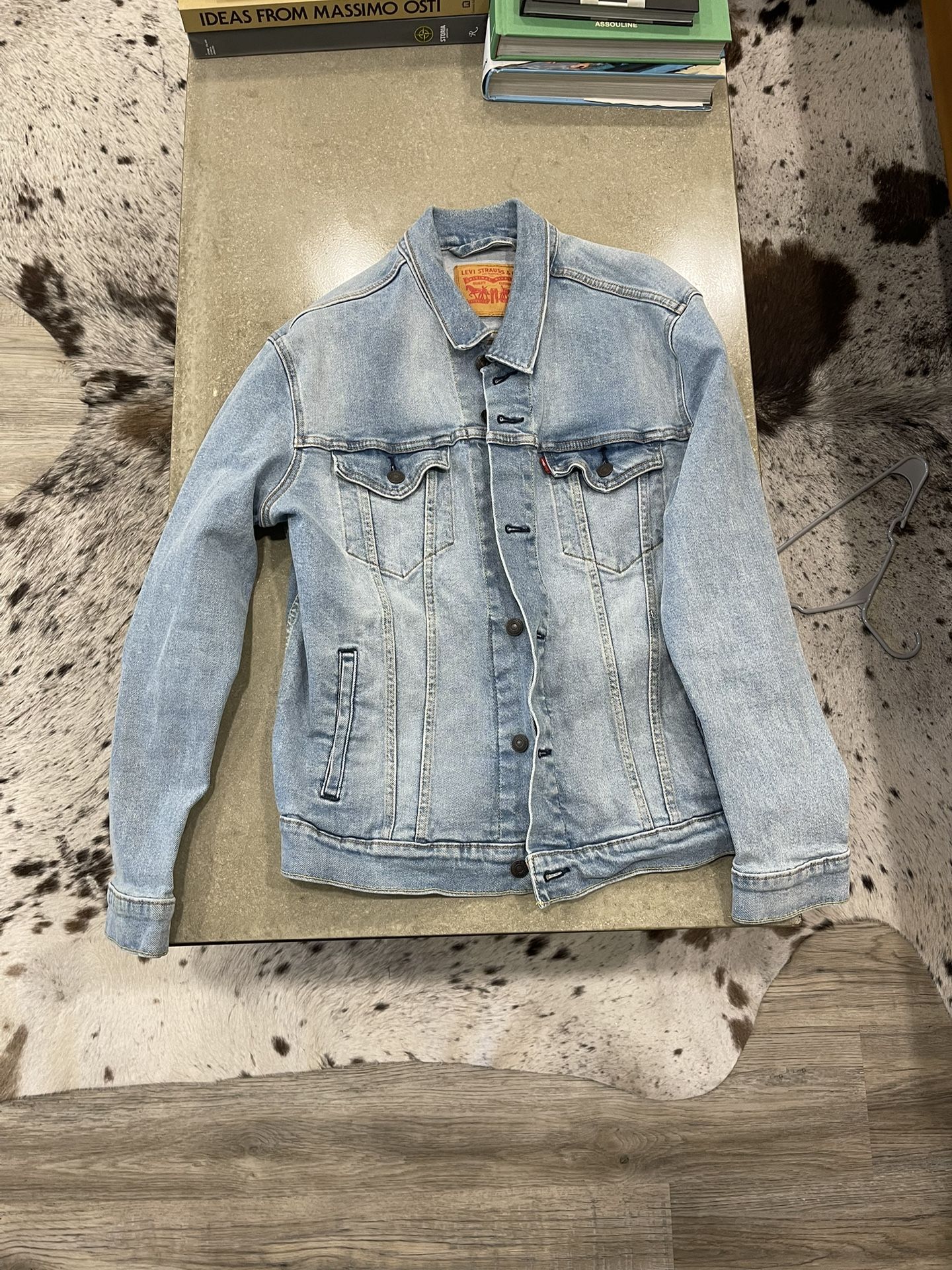 Levis Trucker Jacket (Large)
