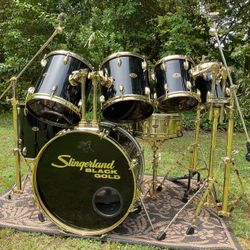 Vintage Slingerland Black Gold Drum Set. Made in the USA with thin 5 ply shells at the Nile’s IL. factory and they sound fantastic. This is a pretty r