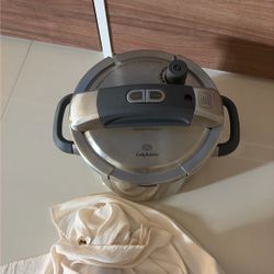 Calphalon 6 Qt. Stainless Steel Pressure Cooker 