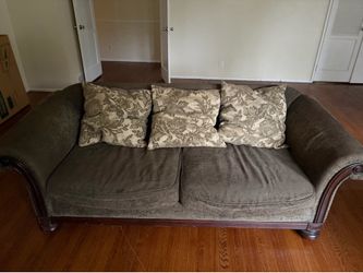 FREE COUCH!