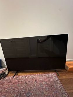 TV - Samsung 70 Inches