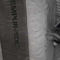 Tempurpedic Queen Size Mattress 