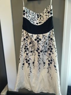 Black and White dress size 0 embroidery on 100% silk