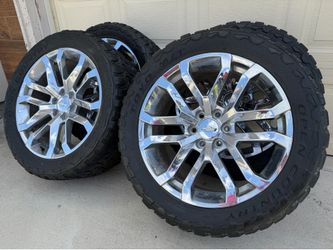 Chevy/Gmc 22s Wheels On Toyo Mud Terrain 33s Tires.