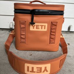 YETI Hopper Flip 8 Soft Cooler